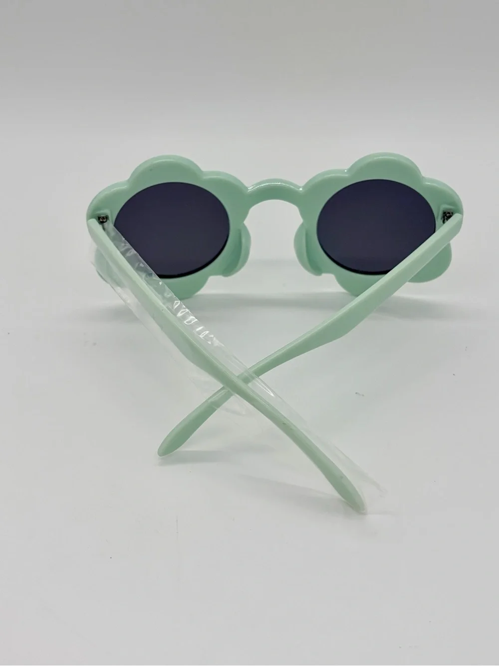 Women’s Oui Fresh Daisy Sunglasses with Mint Green Frames and Purple Gold Case